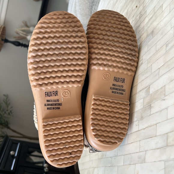 Dolce Vita Burberry Like Pattern Boots - Womens 8.5 - Picture 5 of 8